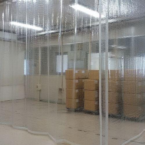 山梨県南都留郡の糸入り透明ビニールカーテンの施工・製作事例