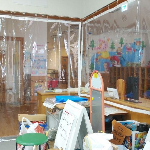 奈良県平群町の透明ビニールカーテン (保育園執務室)の施工・製作事例
