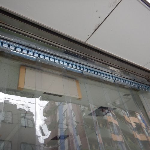 千葉県船橋市ののれん式ビニールカーテンの施工・製作事例