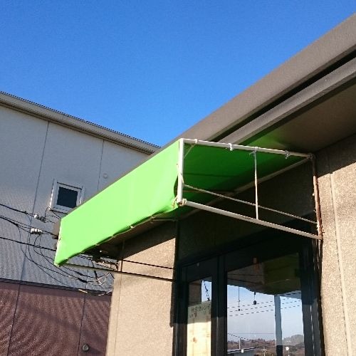 栃木県栃木市の軒先テント(理容店)の施工・製作事例