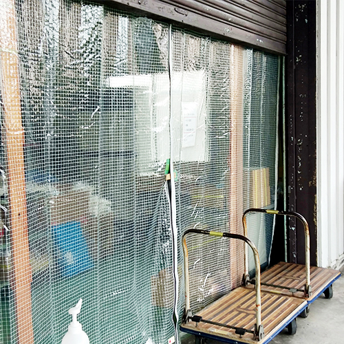 京都府京都市の耐候糸入り透明ビニール(作業場出入口)の施工・製作事例