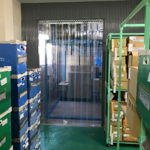岐阜県関市ののれん式ビニールカーテン(自動車部品・用品製造)の施工・製作事例