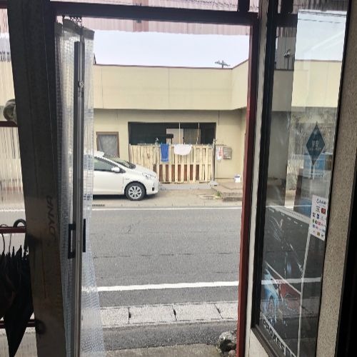 群馬県高崎市の糸入り透明ビニールカーテン(店舗出入口)の施工・製作事例