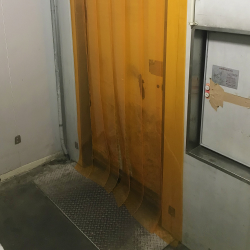 山梨県中央市の工場用・防虫のれんカーテンの施工・製作事例