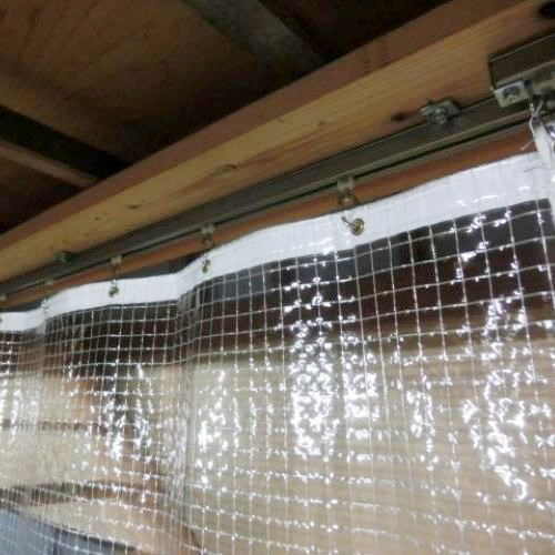 岡山県岡山市の倉庫用・間仕切りビニールカーテンの施工・製作事例