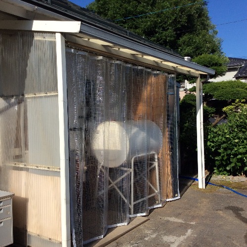 山梨県中央市の屋外倉庫用・糸入りビニールカーテンの施工・製作事例
