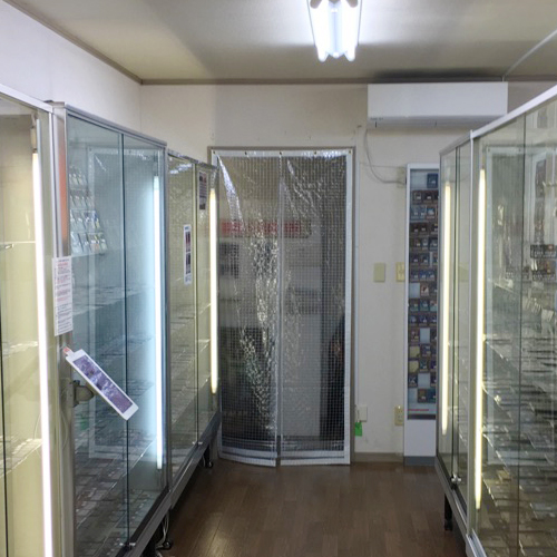 長野県長野市の小売店用・間仕切りビニールカーテンの施工・製作事例