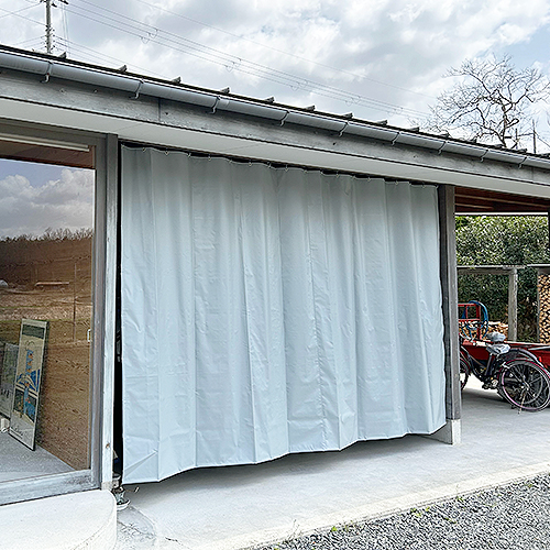 京都府船井郡の倉庫用・防炎ビニールカーテン(ターポリン2類)の施工・製作事例