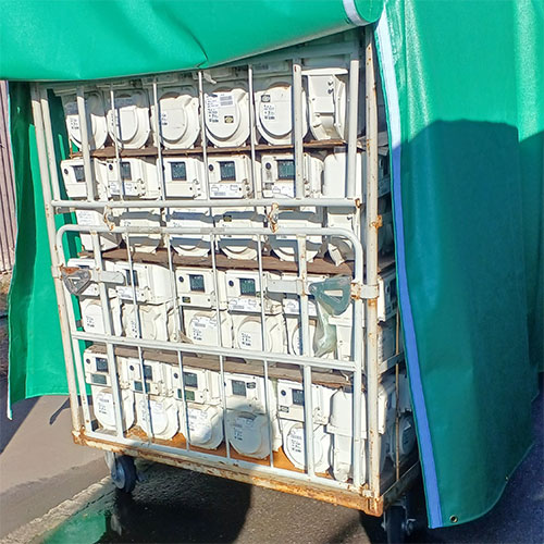 愛知県岡崎市の開閉式カーゴカバーの施工・製作事例