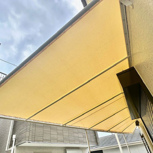 大阪府松原市の変形雨よけテントの施工・製作事例
