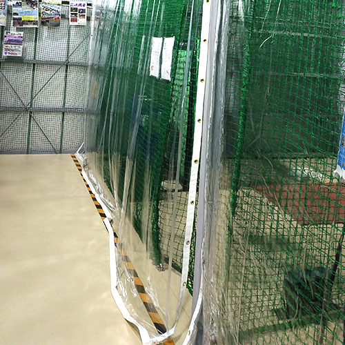 埼玉県坂戸市の防寒ビニールカーテンの施工・製作事例